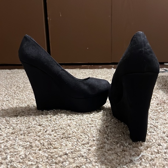 Brash black heels - Picture 5 of 7